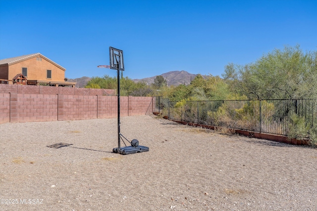 139 W Cheevers St, Vail, AZ 85641 - fenced backyard featuring a mountain view