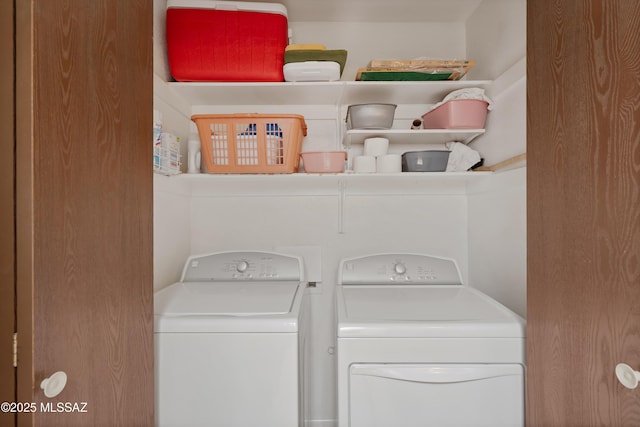 2819 W Jennie Ln, Tucson, AZ 85713 - laundry room with washer and clothes dryer