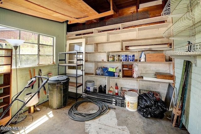 5721 E Scarlett St, Tucson, AZ 85711 - view of storage room