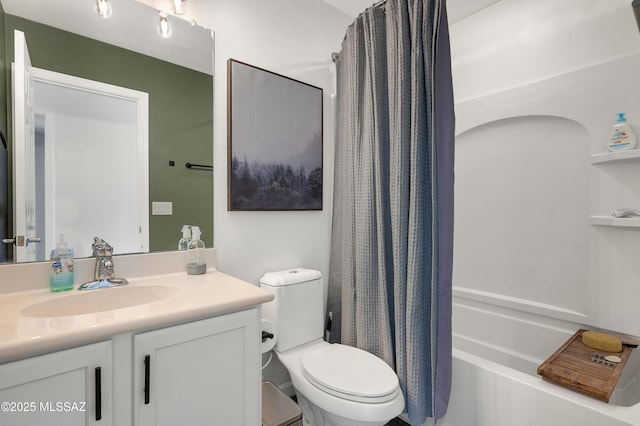 10583 E Forest Falls Ct, Tucson, AZ 85747 - bathroom with vanity, toilet, and shower / tub combo with curtain