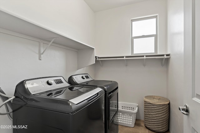 1759 E Via Colomba Bianca, Tucson, AZ 85737 - laundry room featuring independent washer and dryer
