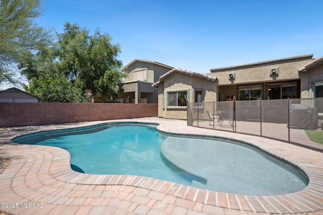9225 S Summer Breeze Ln, Tucson, AZ 85756 - view of pool with a patio and a fenced backyard