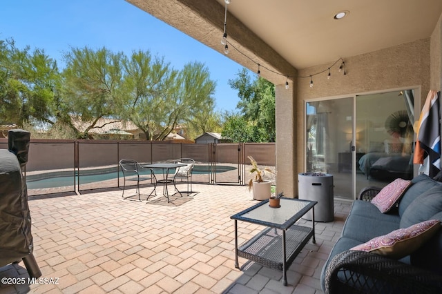 9225 S Summer Breeze Ln, Tucson, AZ 85756 - view of patio with a gate