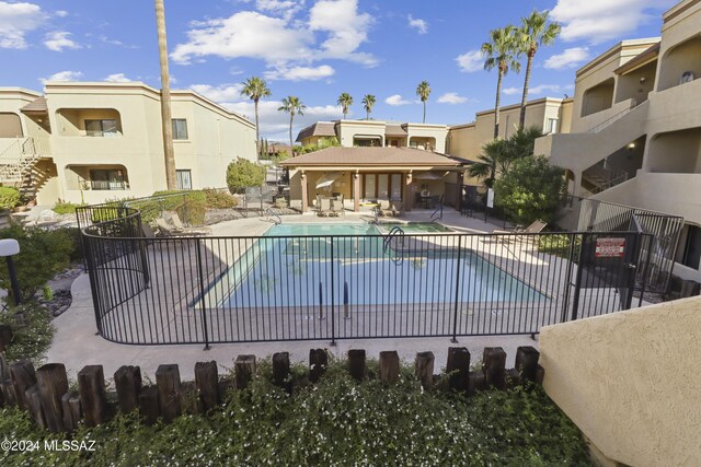5500 N Valley View Rd Unit 211, Tucson, AZ 85718 - community pool with a patio