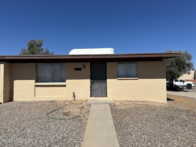 3958 N Pomona Rd, Tucson, AZ 85705 - view of front of property with brick siding