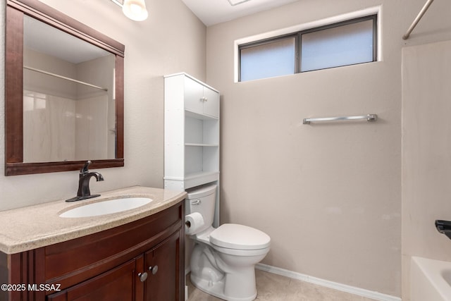 231 E Highcourte Ln, Tucson, AZ 85737 - bathroom featuring toilet, vanity, baseboards, and shower / bath combination