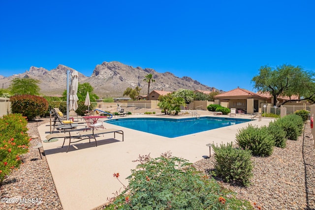 231 E Highcourte Ln, Tucson, AZ 85737 - community pool with a patio and a mountain view