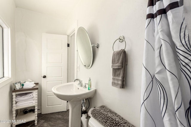 118 N Hoff Ave, Tucson, AZ 85705 - full bath with a shower with curtain