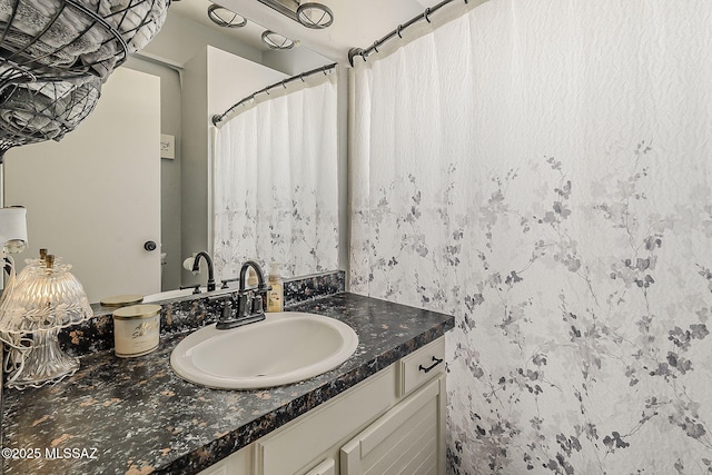 9650 N Gyor Pl, Tucson, AZ 85742 - full bath featuring vanity and a shower with shower curtain