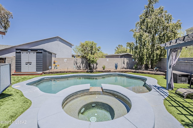 9650 N Gyor Pl, Tucson, AZ 85742 - view of pool featuring a pool with connected hot tub