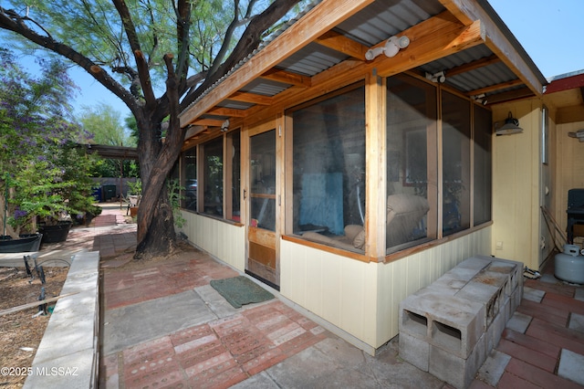 2931 N Mitch Dr, Tucson, AZ 85719 - view of patio with a sunroom