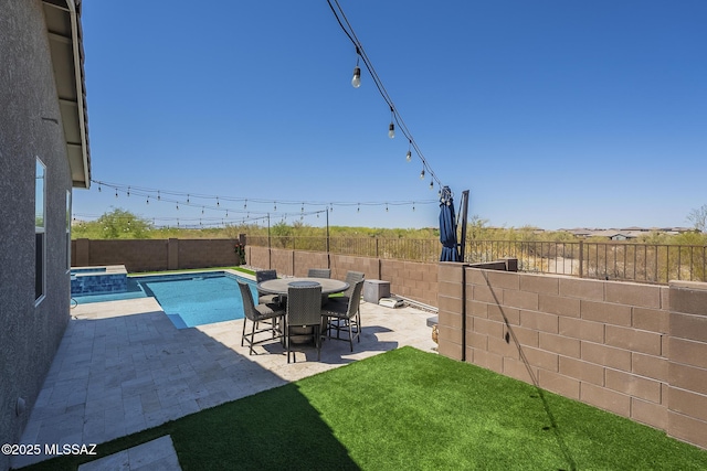 5550 S Sycamore Rim Trl, Tucson, AZ 85747 - view of swimming pool with a patio area and a pool with connected hot tub