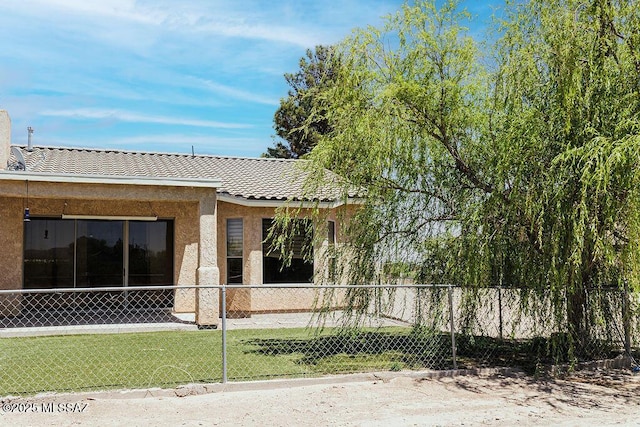 161 N Carlilse Way, Willcox, AZ 85643 - back of house featuring a tiled roof and stucco siding
