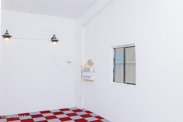 161 N Carlilse Way, Willcox, AZ 85643 - bathroom with tile patterned floors
