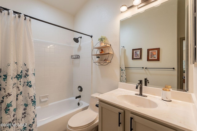 2136 E Desert Fox Dr, Green Valley, AZ 85614 - full bath with vanity, shower / bath combo, and toilet