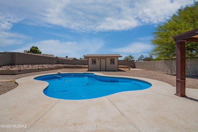 7112 S Haskins Dr, Tucson, AZ 85746 - view of pool featuring a patio area and a fenced backyard