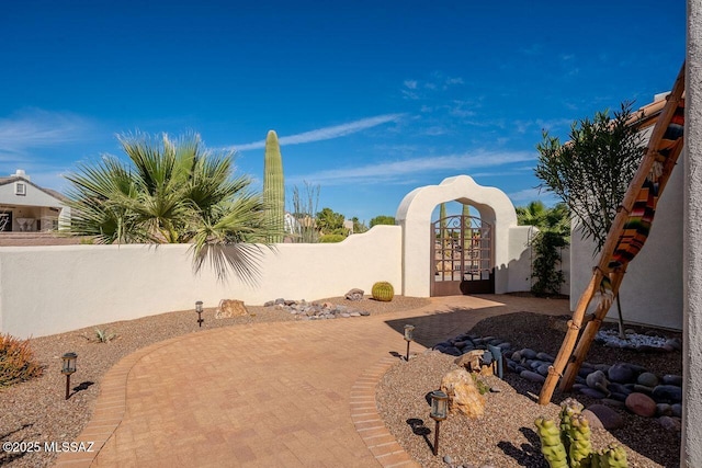 489 W Wedge Way, Green Valley, AZ 85614 - view of patio / terrace