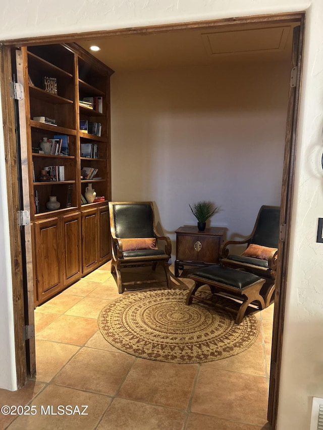 4 Mustang Trl, Sonoita, AZ 85637 - sitting room with attic access