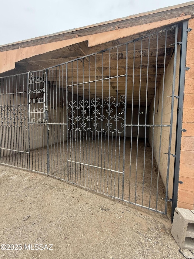 1036 W Michigan St, Tucson, AZ 85714 - view of gate
