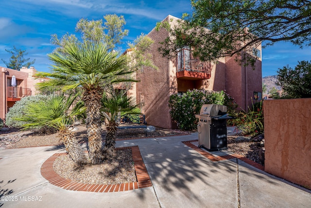 5051 N Sabino Canyon Rd Unit 1107, Tucson, AZ 85750 - view of side of home with stucco siding