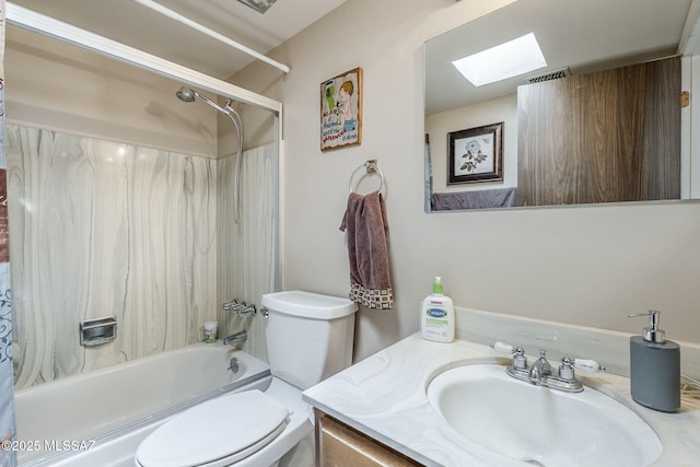 3090 W Alaska St, Tucson, AZ 85746 - bathroom with a skylight, toilet, shower / bath combo, and vanity
