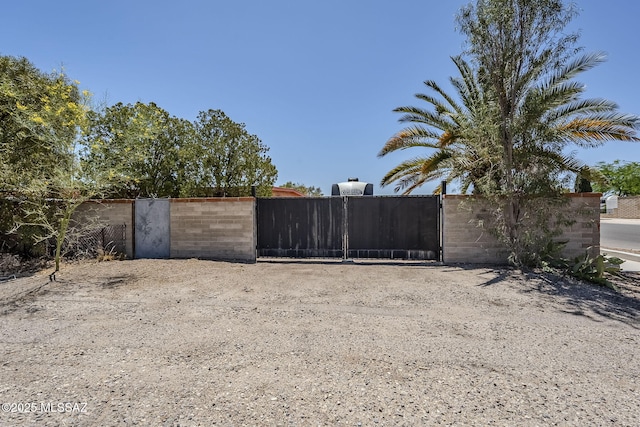 3090 W Alaska St, Tucson, AZ 85746 - view of gate