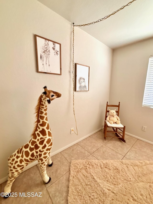 9756 E 32nd St, Tucson, AZ 85748 - unfurnished room featuring light tile patterned floors and baseboards