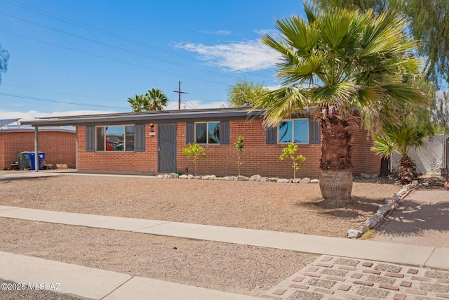 7909 E Beverly St, Tucson, AZ 85710 - ranch-style house with brick siding
