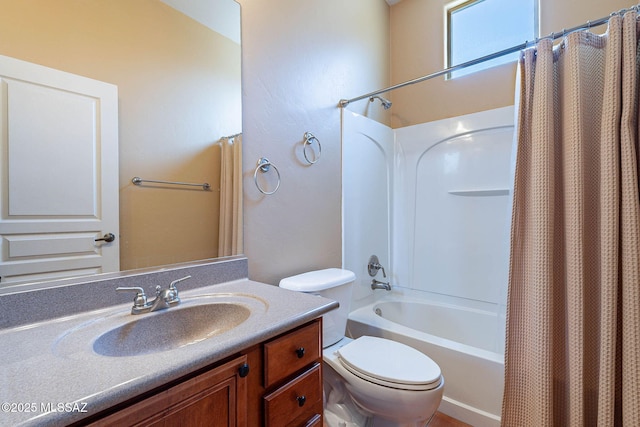 11315 N Mountain Meadow Pl, Oro Valley, AZ 85737 - bathroom with toilet, shower / tub combo with curtain, and vanity