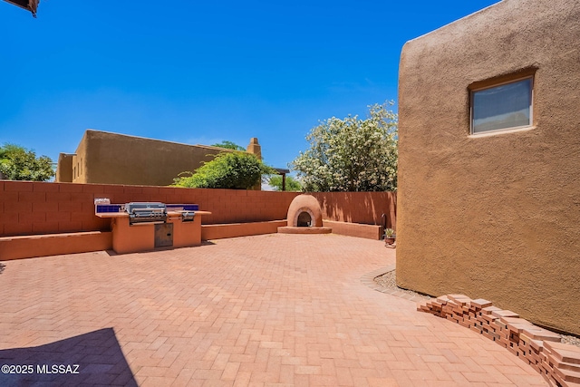 11315 N Mountain Meadow Pl, Oro Valley, AZ 85737 - fenced backyard with a patio