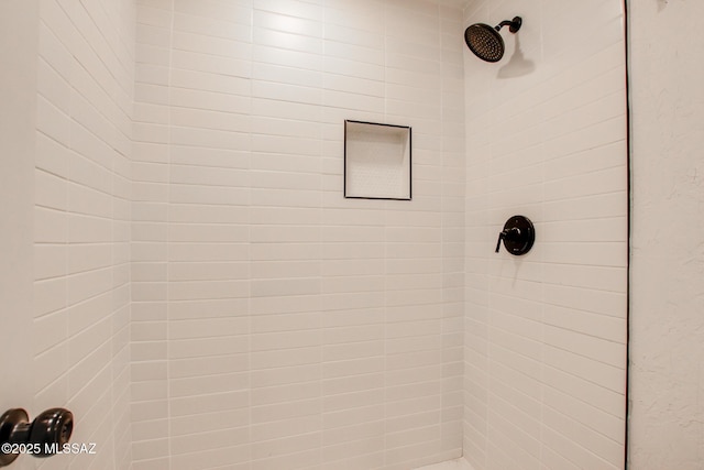 828 S Langley Ave Unit 101, Tucson, AZ 85710 - bathroom view of a tile shower