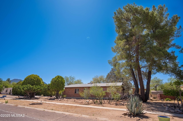 517 Kino Springs Dr, Nogales, AZ 85621 - single story home featuring brick siding