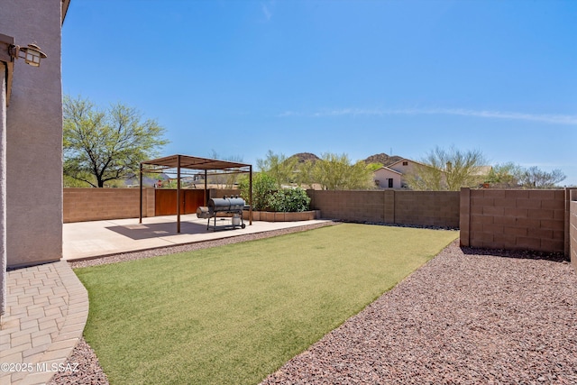 3630 W Center Mountain Way, Tucson, AZ 85746 - fenced backyard with a patio area