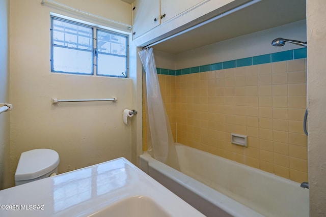 318 N Fremont Ave, Tucson, AZ 85719 - full bath with shower / bath combo and toilet