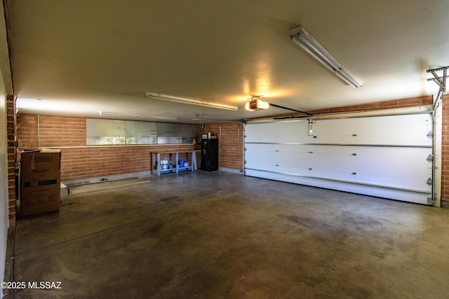6945 N Mona Lisa Rd, Tucson, AZ 85741 - garage with a garage door opener