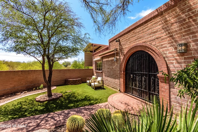6945 N Mona Lisa Rd, Tucson, AZ 85741 - view of yard