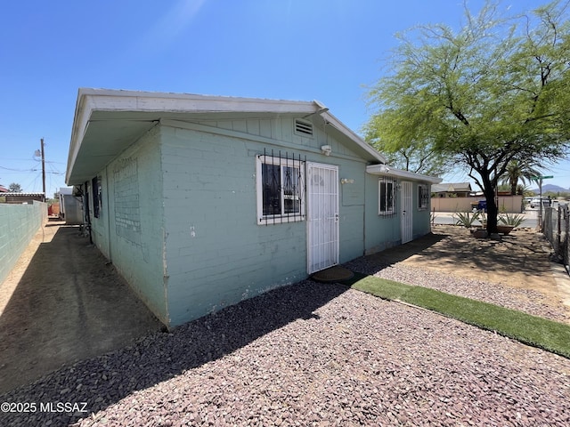 1202 E 26th St, Tucson, AZ 85713 - view of side of home