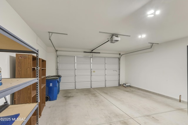 9569 N Sage Vista Ct, Tucson, AZ 85742 - garage with a garage door opener