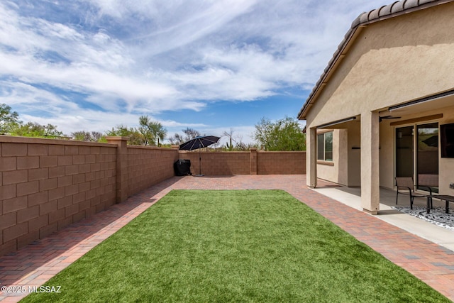 16800 S Paseo Las Vigas, Sahuarita, AZ 85629 - view of yard featuring a patio area