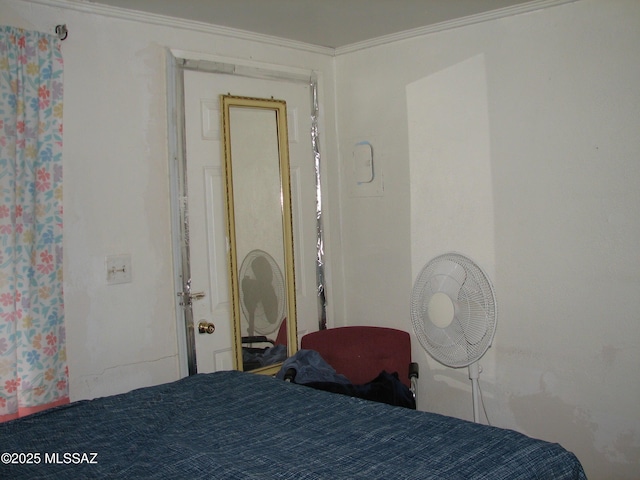 277 N Bowie Ave, Willcox, AZ 85643 - bedroom featuring crown molding