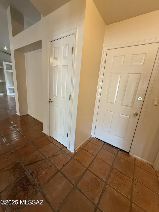 5640 N Placita Favorita, Tucson, AZ 85750 - hall with built in shelves