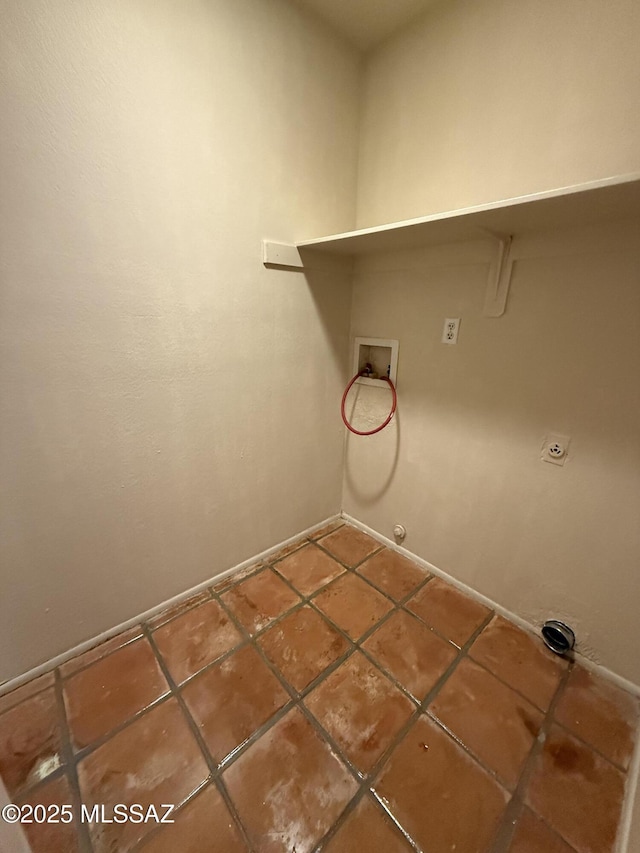 5640 N Placita Favorita, Tucson, AZ 85750 - laundry area featuring gas dryer hookup, washer hookup, baseboards, and tile patterned flooring