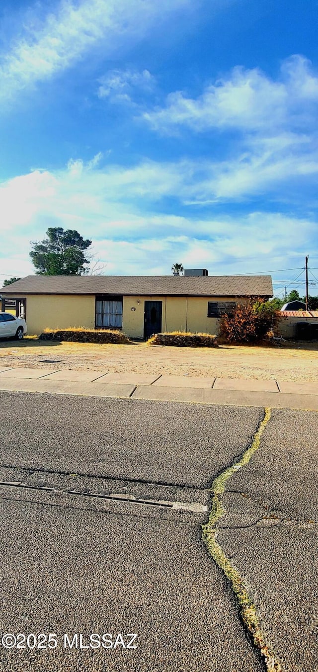 626 W Santa Paula St, Tucson, AZ 85706 - view of front of house