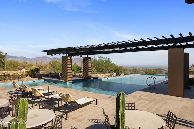 13935 Old Ranch House Rd, Marana, AZ 85658 - view of pool featuring an infinity pool, a mountain view, and a pergola