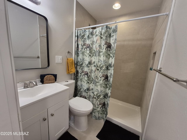 230 N Biddle Ave, Willcox, AZ 85643 - full bathroom featuring vanity, toilet, and a tile shower