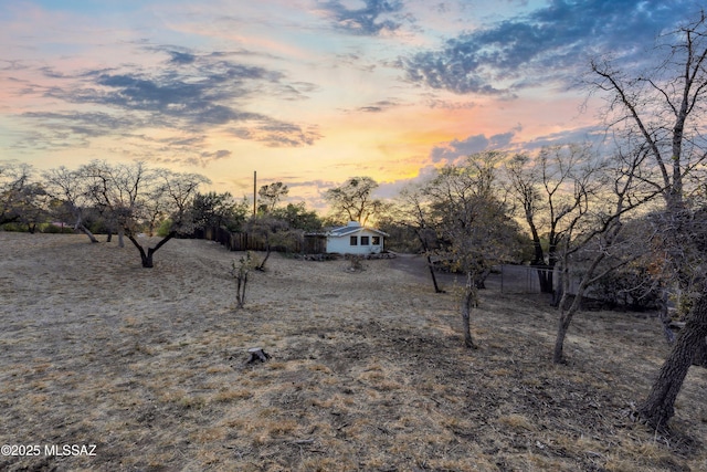 365 E Parkside St, Oracle, AZ 85623 - view of yard at dusk