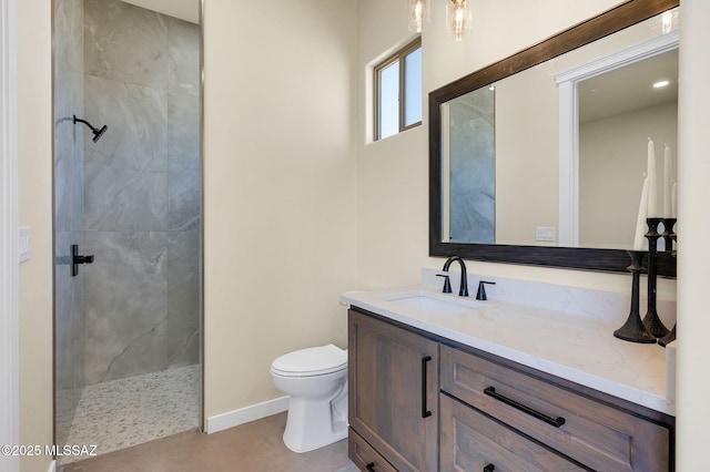 976 W Las Lomitas Rd, Tucson, AZ 85704 - bathroom featuring tiled shower and vanity
