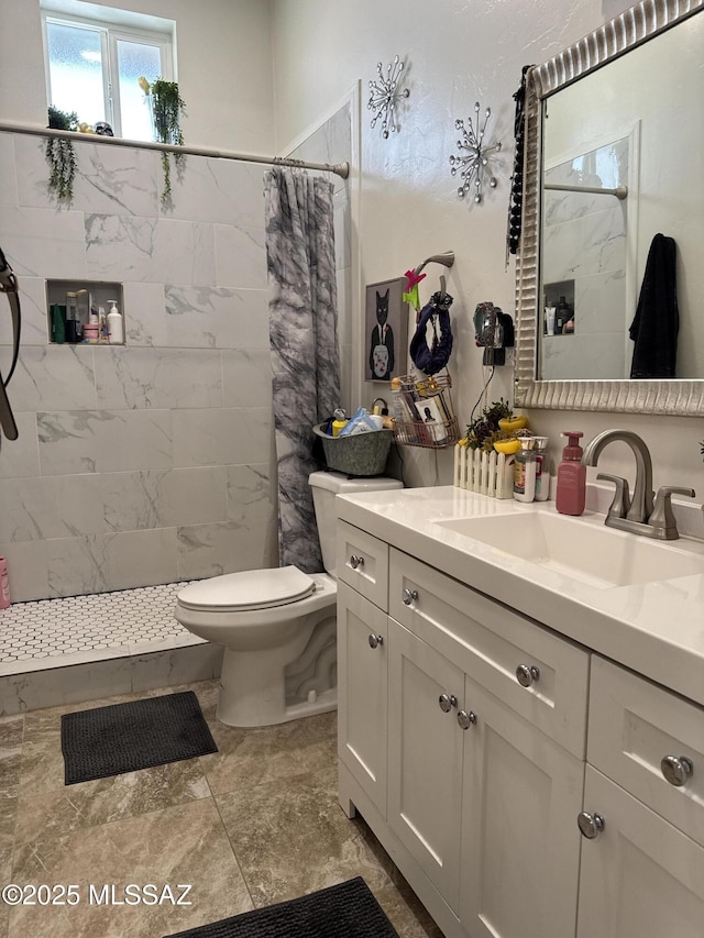 351 Calle Alta Vista Blvd, Clifton, AZ 85533 - full bathroom with vanity, toilet, and a tile shower