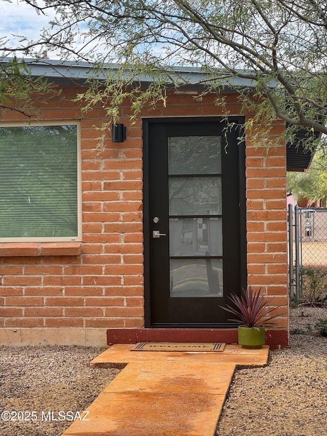 516 E Linden St, Tucson, AZ 85705 - entrance to property with brick siding