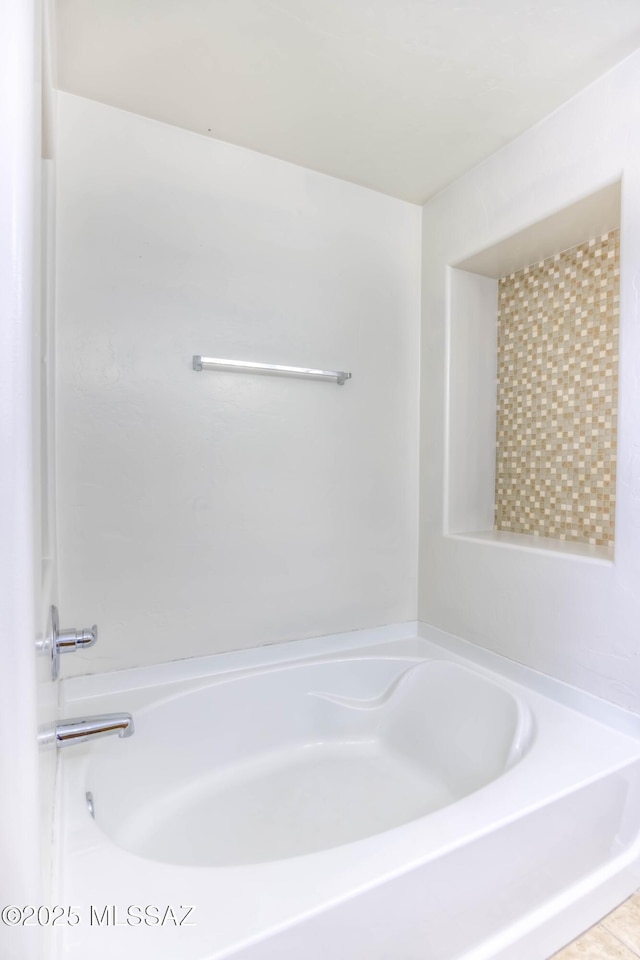 7077 S Cottontail Run Ave, Tucson, AZ 85756 - full bath with a garden tub